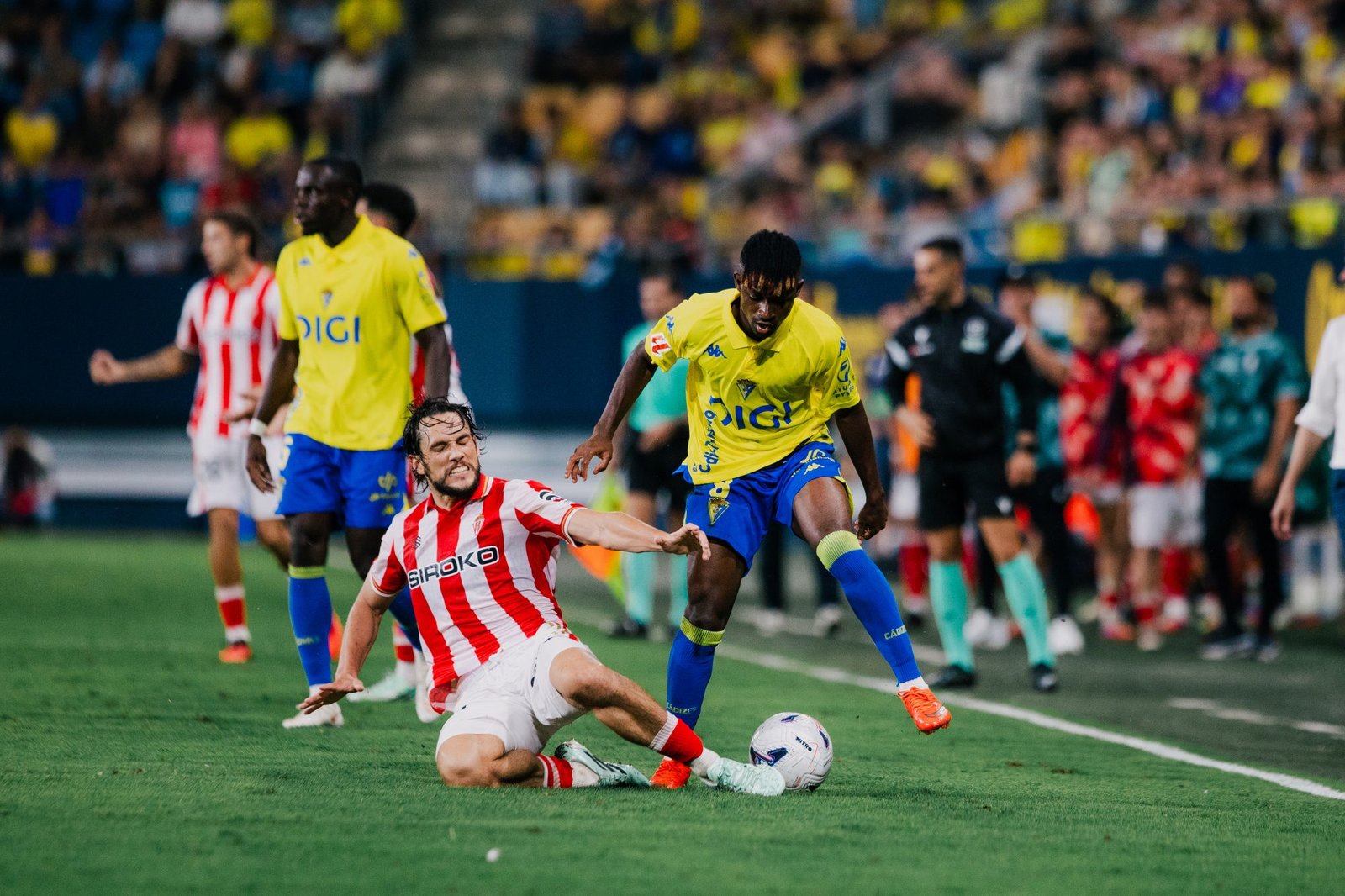 El Cádiz que juega, merece y pierde: 5 claves de la derrota ante el Sporting