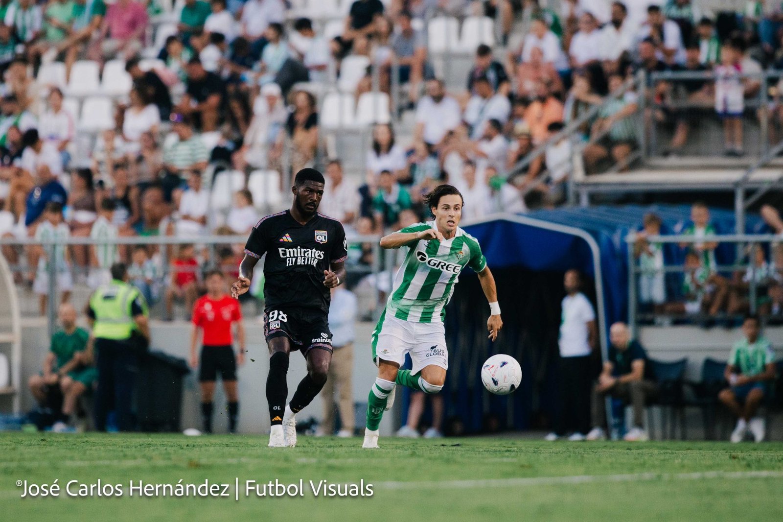 El Real Betis aplasta al Lyon en La Línea — foto 13