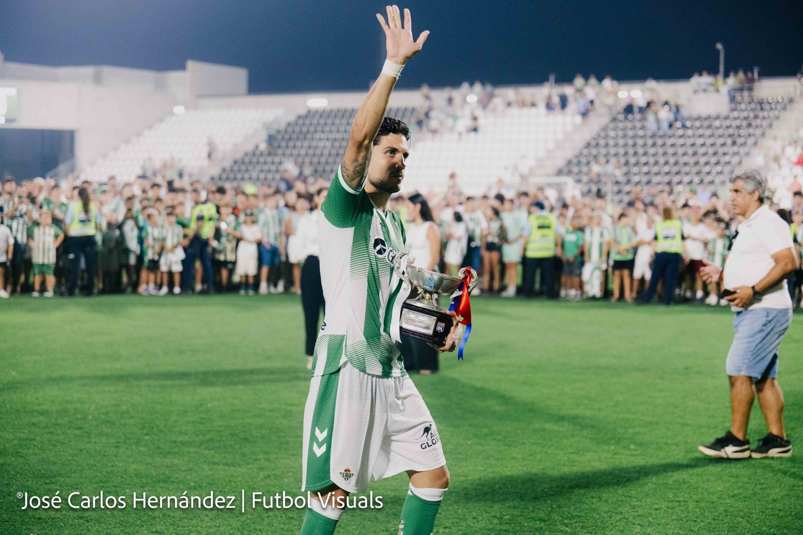 El Real Betis aplasta al Lyon en La Línea
