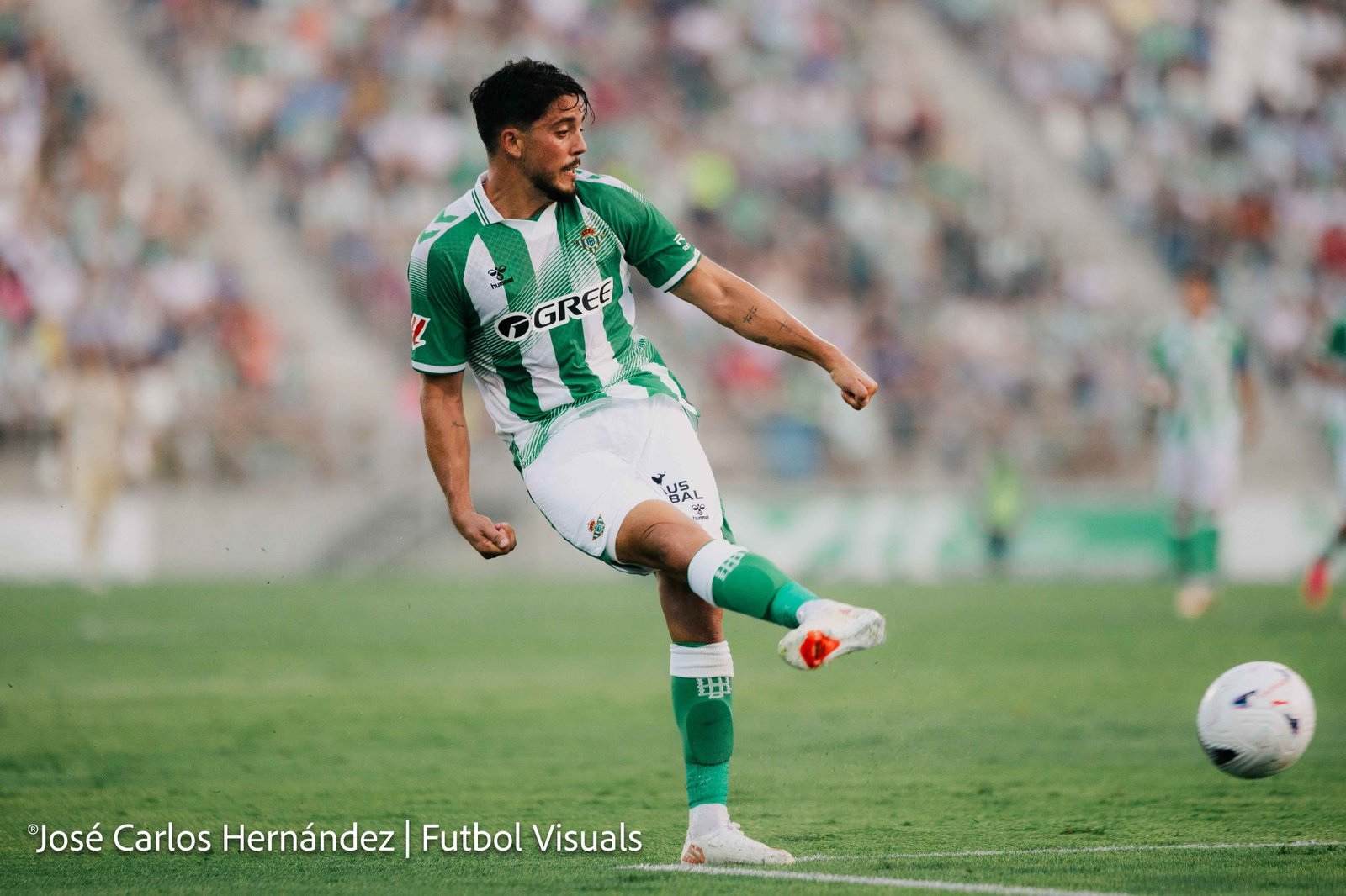 El Real Betis aplasta al Lyon en La Línea — foto 11
