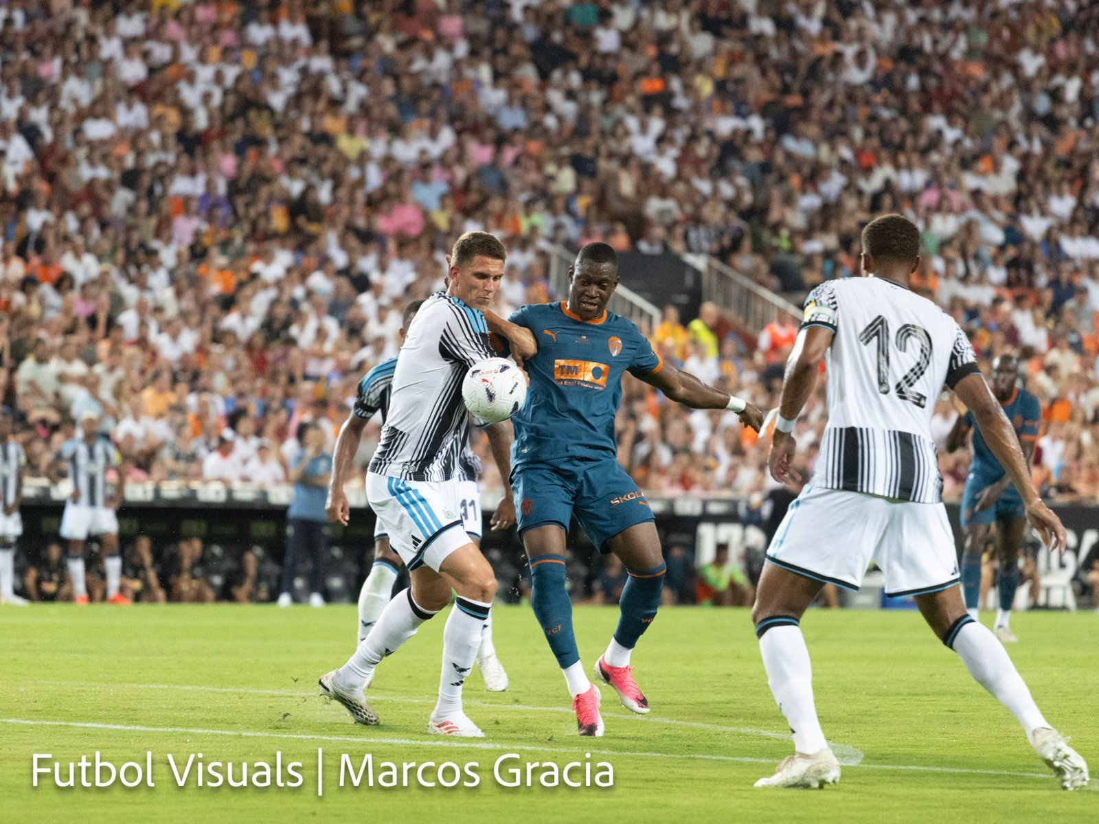 Galería: El Valencia pierde el Naranja 1 - 2 ante el Newcastle — foto 11